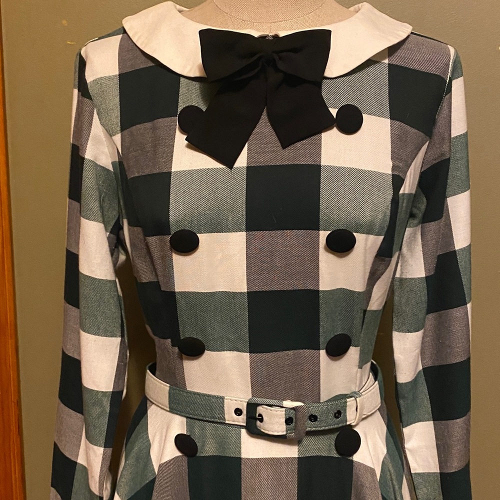 Collectif Green and White Checkered Long Sleeve Dress Midi